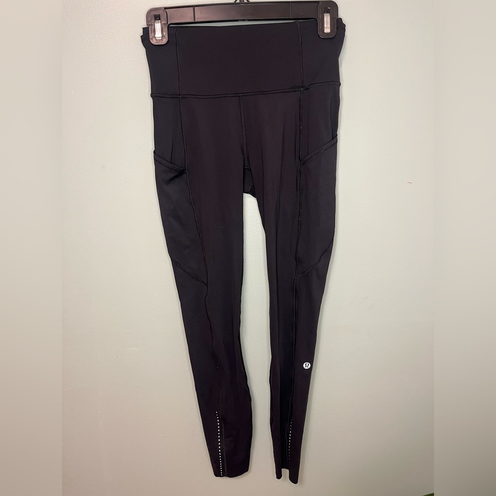 Black Lululemon Leggings.